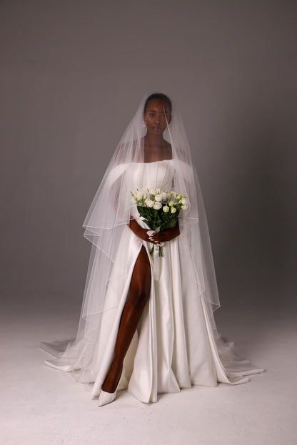 Delicate Pencil Edge Blusher Veil