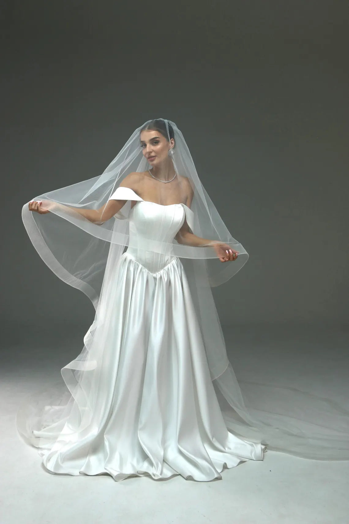 Soft Crinoline Edge Veil with Blusher