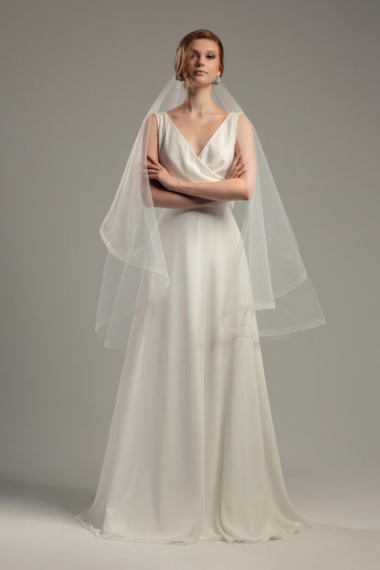 Horsehair Trim Crinoline Edge Veil with Blusher