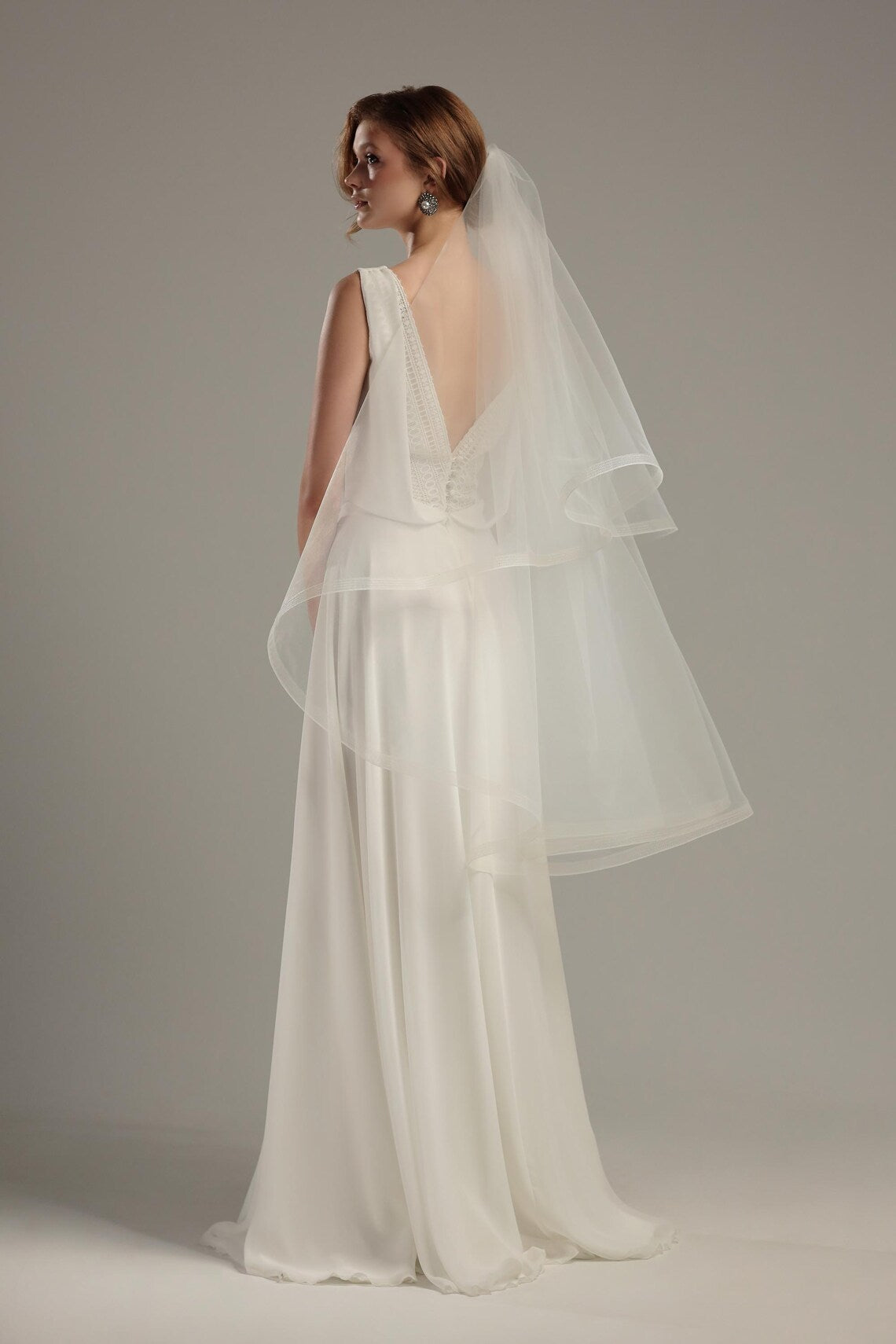 Horsehair Trim Crinoline Edge Veil with Blusher
