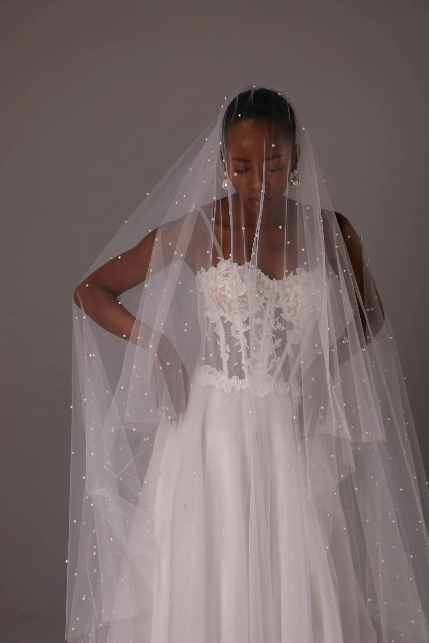 Two-Layer Pearl Veil with Blusher