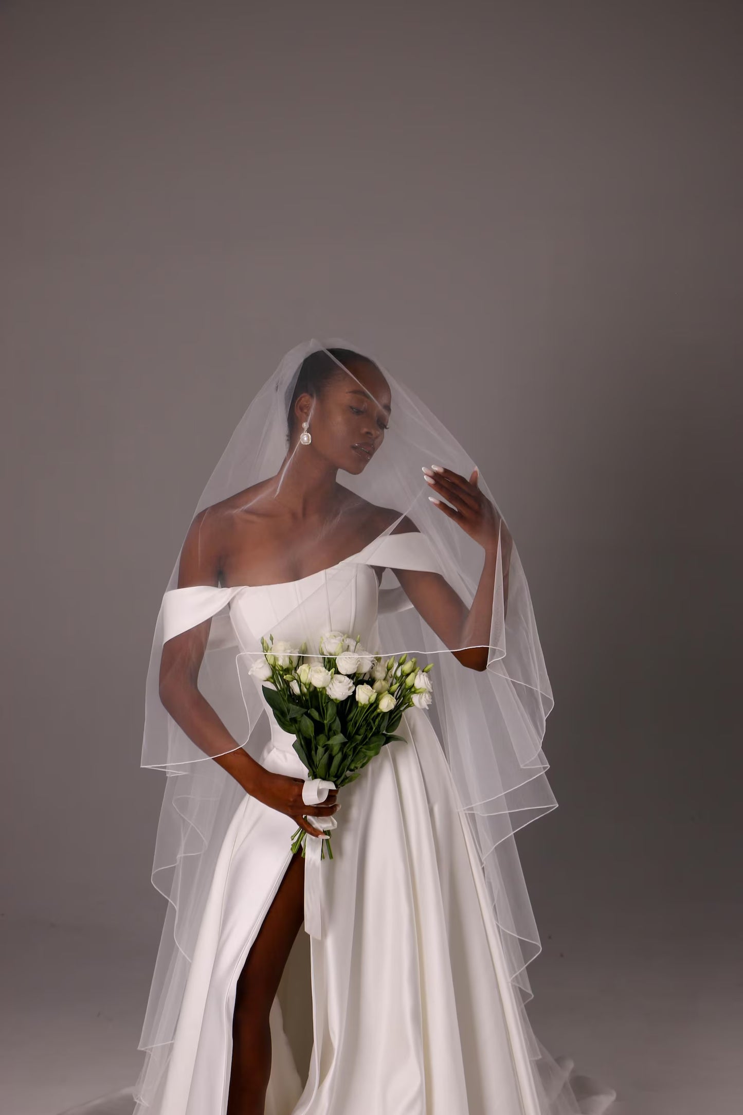 Delicate Pencil Edge Blusher Veil