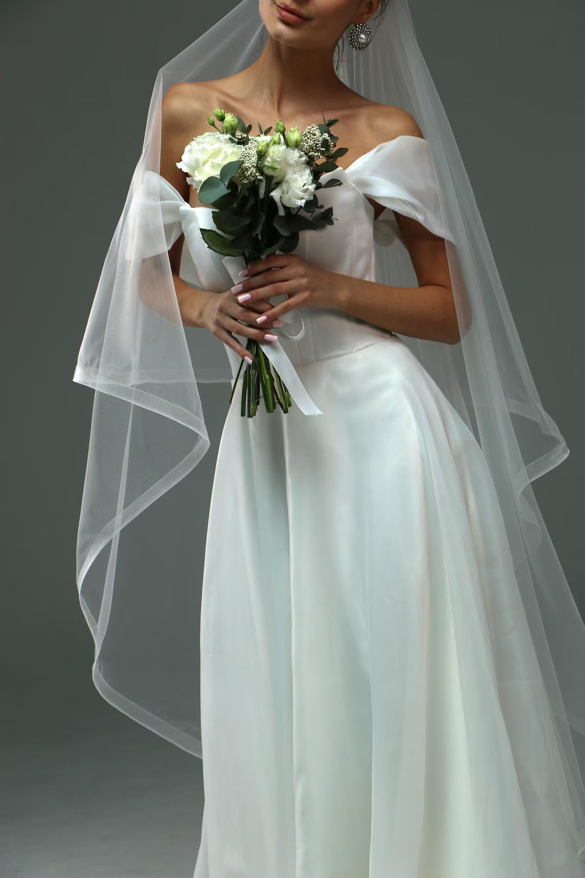 Two-Tier Horsehair Trim Veil with Blusher