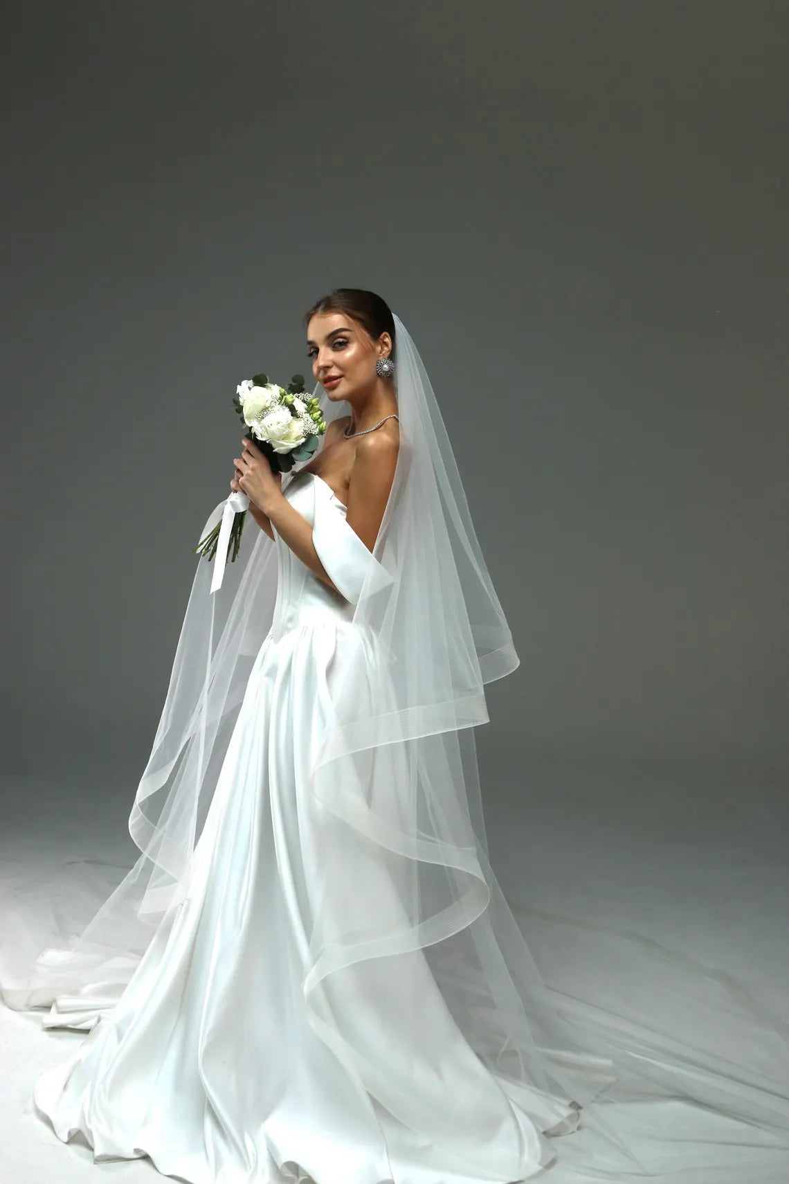Soft Crinoline Edge Veil with Blusher