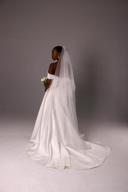 Delicate Pencil Edge Blusher Veil