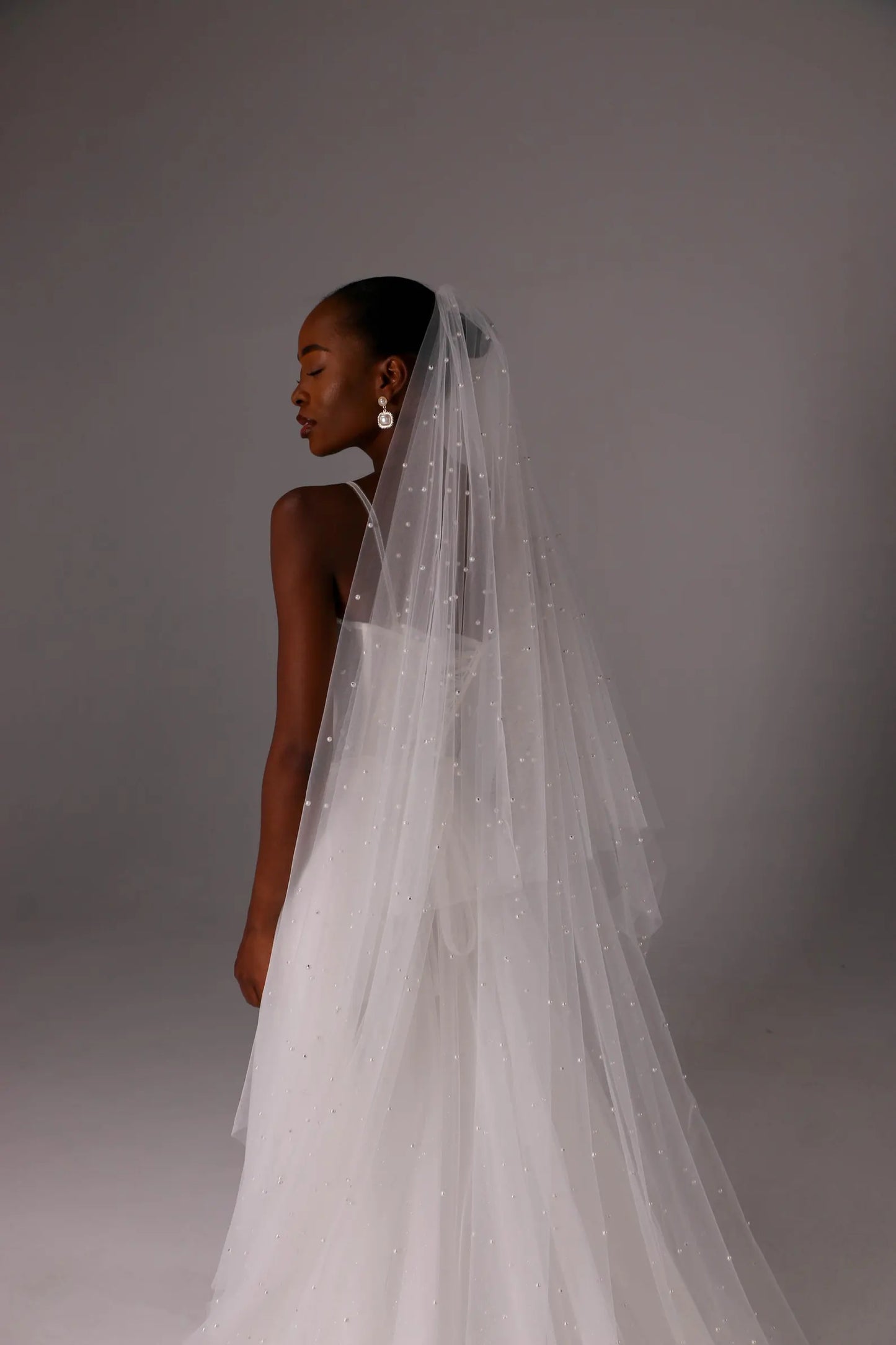 Two-Layer Pearl Veil with Blusher