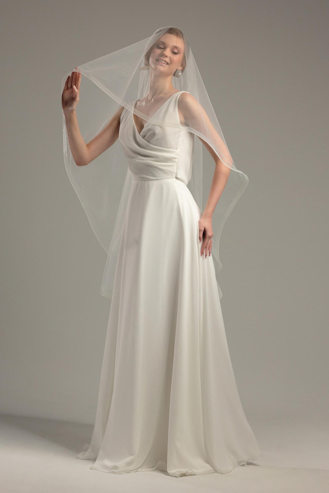 Horsehair Trim Crinoline Edge Veil with Blusher