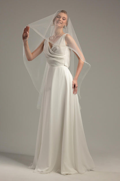 Horsehair Trim Crinoline Edge Veil with Blusher
