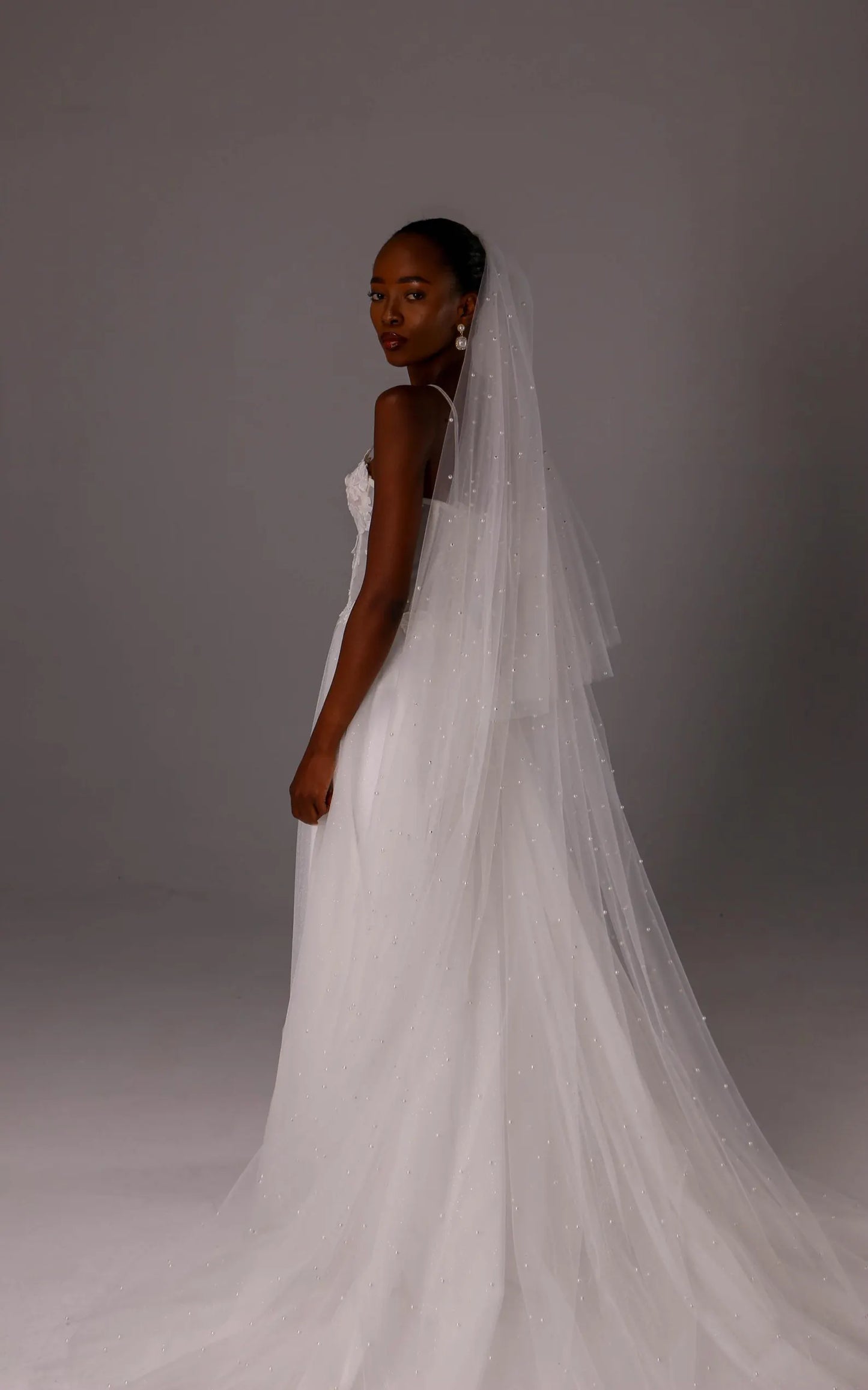 Two-Layer Pearl Veil with Blusher