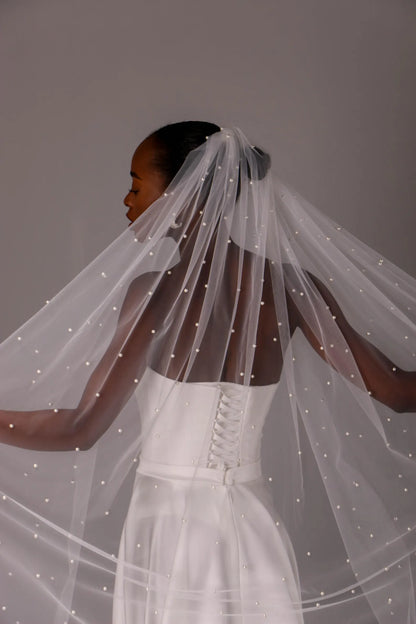 Elegant Single-Layer Pearl Veil