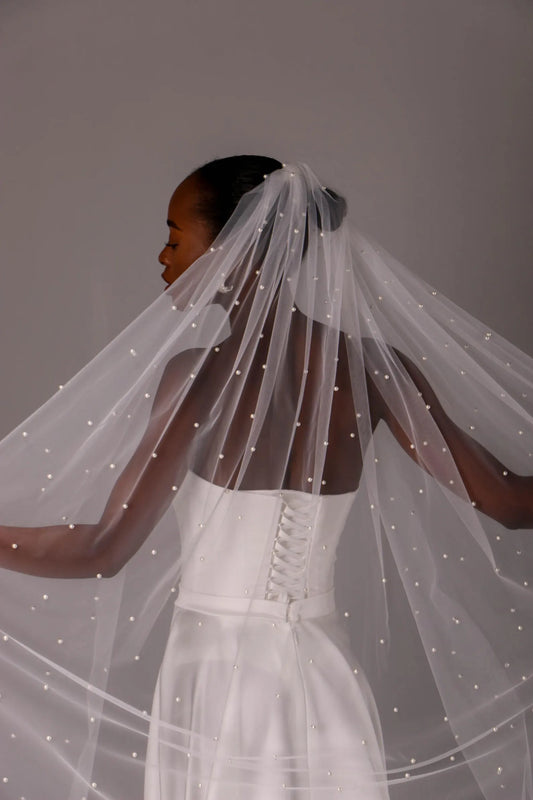 Elegant Single-Layer Pearl Veil