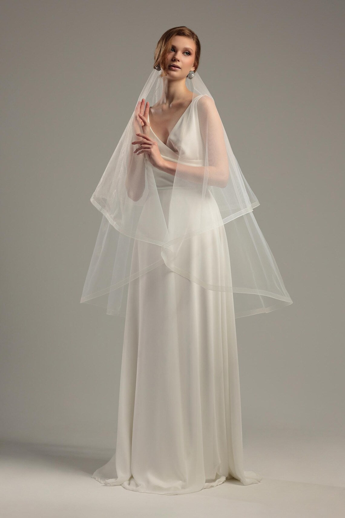 Horsehair Trim Crinoline Edge Veil with Blusher
