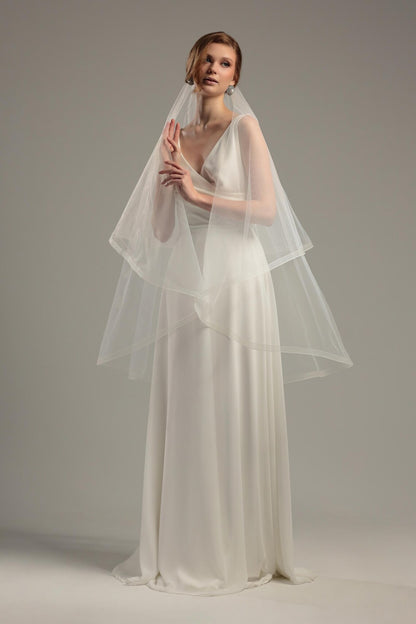 Horsehair Trim Crinoline Edge Veil with Blusher