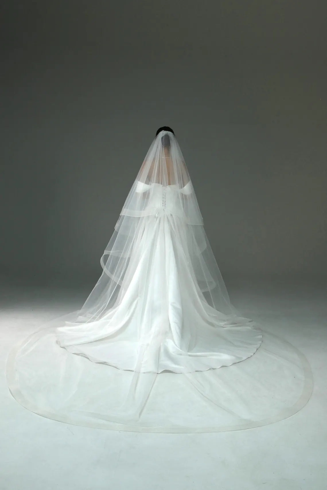 Soft Crinoline Edge Veil with Blusher