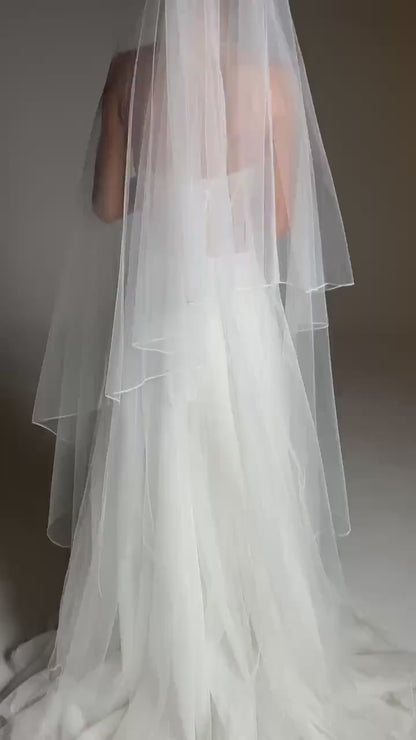 Two-Tier Pencil Edge Veil with Blusher